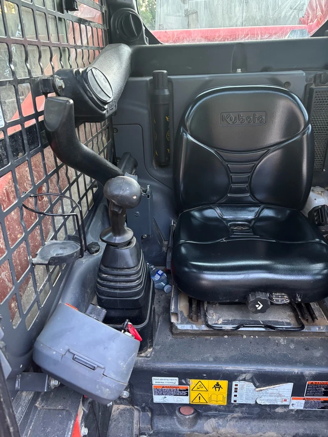 2012 Kubota SSV75, Import Kanada — Foto 5 z 5