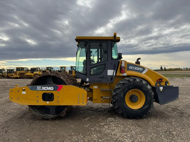 2018 XCMG CV123, Import Kanada — Foto 2 z 5