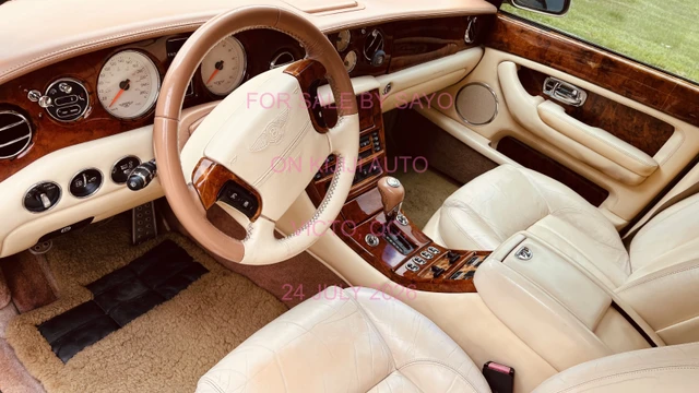 2003 Bentley Arnage, gold, 143.785 km, Import Kanada — Foto 1