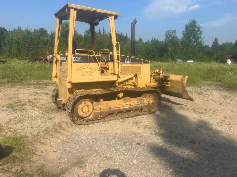 2000 Cat D3C-YELLOW, gelb, Import Kanada — Foto 1