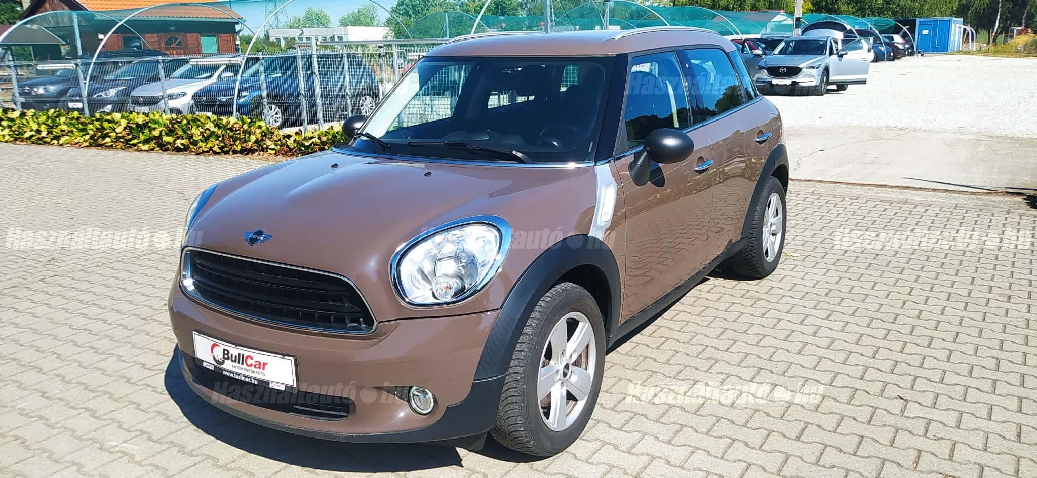 MINI, 123.000 km, Ungarn — Foto 1