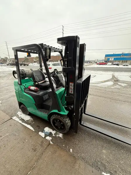 2014 Mitsubishi FGC25N4, Import Kanada — Foto 4 z 5