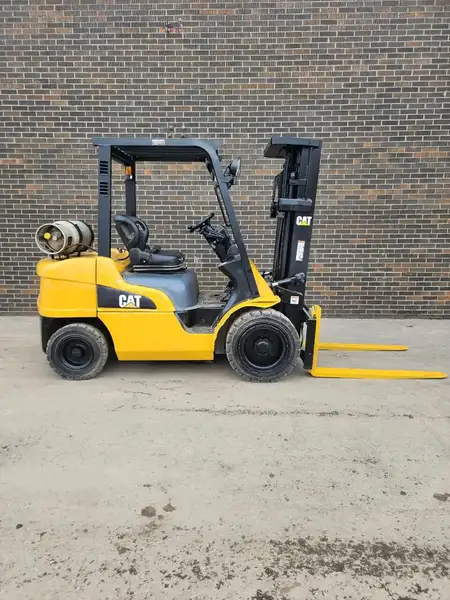 2010 Caterpillar DP40KL, Import Kanada — Foto 1