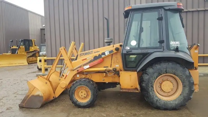 2004 Case 570M-XT 570M XT, Import Kanada — Foto 1