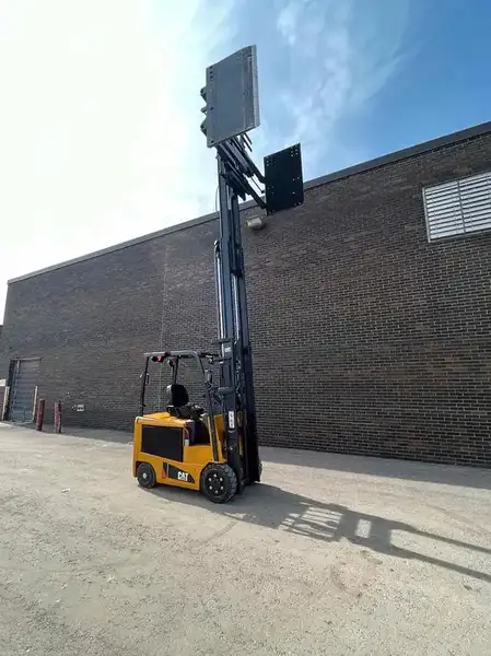2017 Caterpillar 2C5000, Import Kanada — Foto 2 z 6