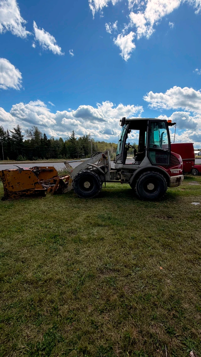 2009 Takeuchi CHARGEUR, 5.781 mth, Import Kanada — Foto 2 z 5