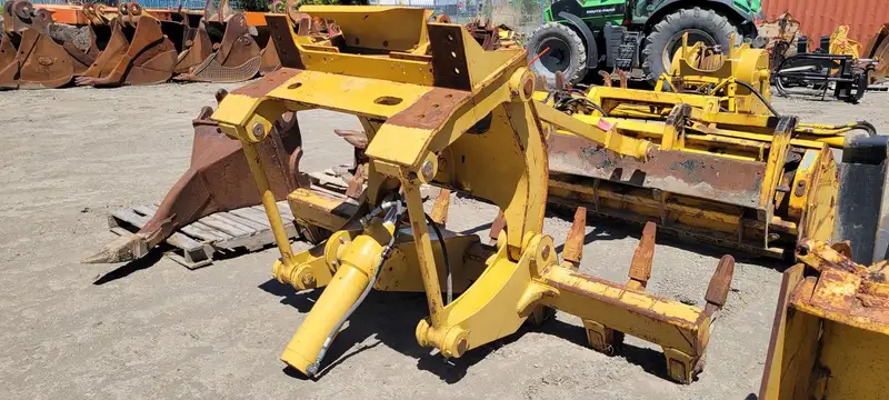 Caterpillar CUSTOM, Import Kanada — Foto 1 z 3 Caterpillar CUSTOM, Import Kanada — Foto 1 z 3