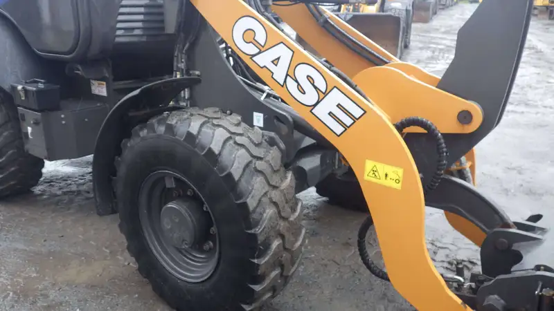 2021 Case 221F, Import Kanada — Foto 6 z 12
