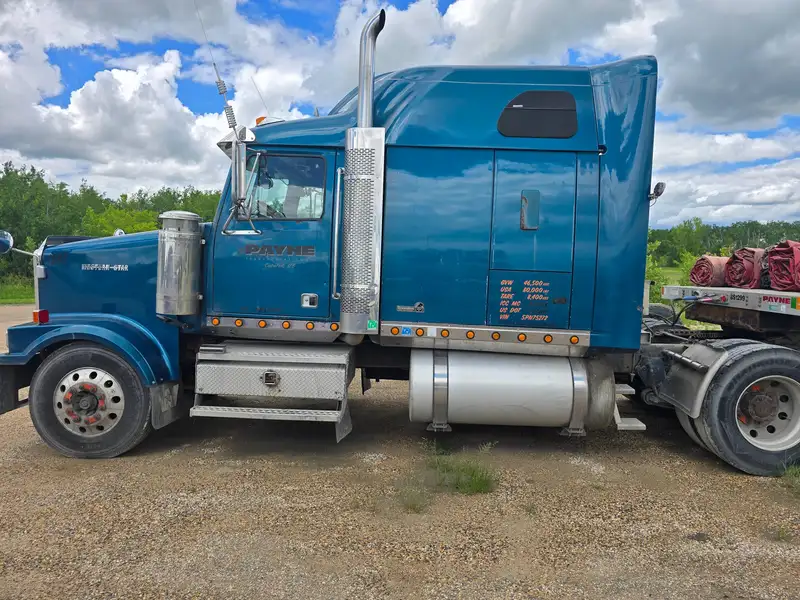 2005 Western 4900, Import Kanada — Foto 1