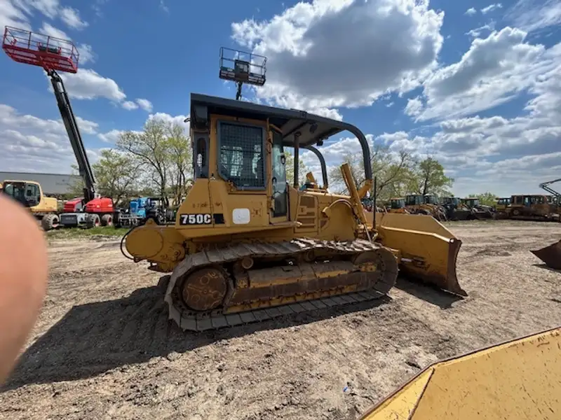 2005 Deere 332, Import Kanada — Foto 2 z 3