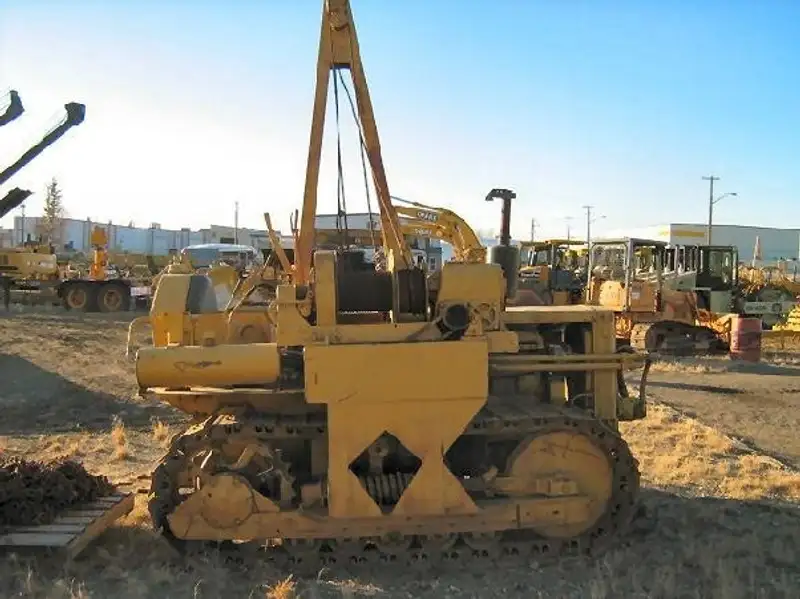 1956 Caterpillar D4, Import Kanada — Foto 3 z 4