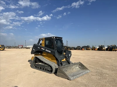2023 John Deere 331G, 1 mth, Import Kanada — Foto 2 z 5