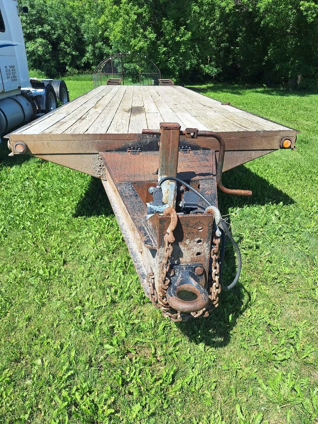 30' flat deck equipment trailer, Import Kanada — Foto 1 | AMECAR 30' flat deck equipment trailer, Import Kanada — Foto 1