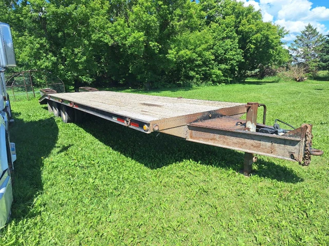30' flat deck equipment trailer, Import Kanada — Foto 2 z 5
