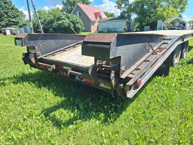 30' flat deck equipment trailer, Import Kanada — Foto 4 z 5