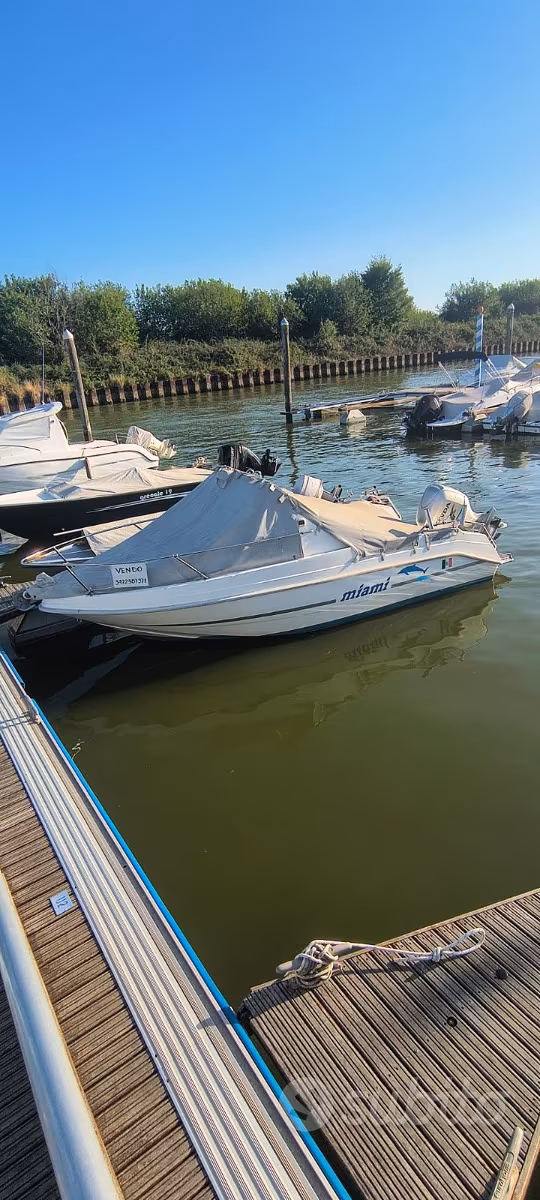 Pilotina, Import Auf Lager in der EU — Foto 1