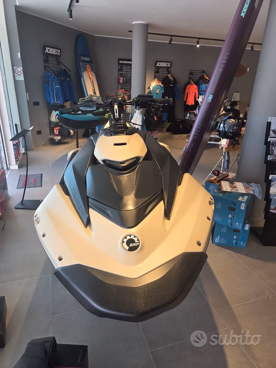 Moto, Import Auf Lager in der EU — Foto 1