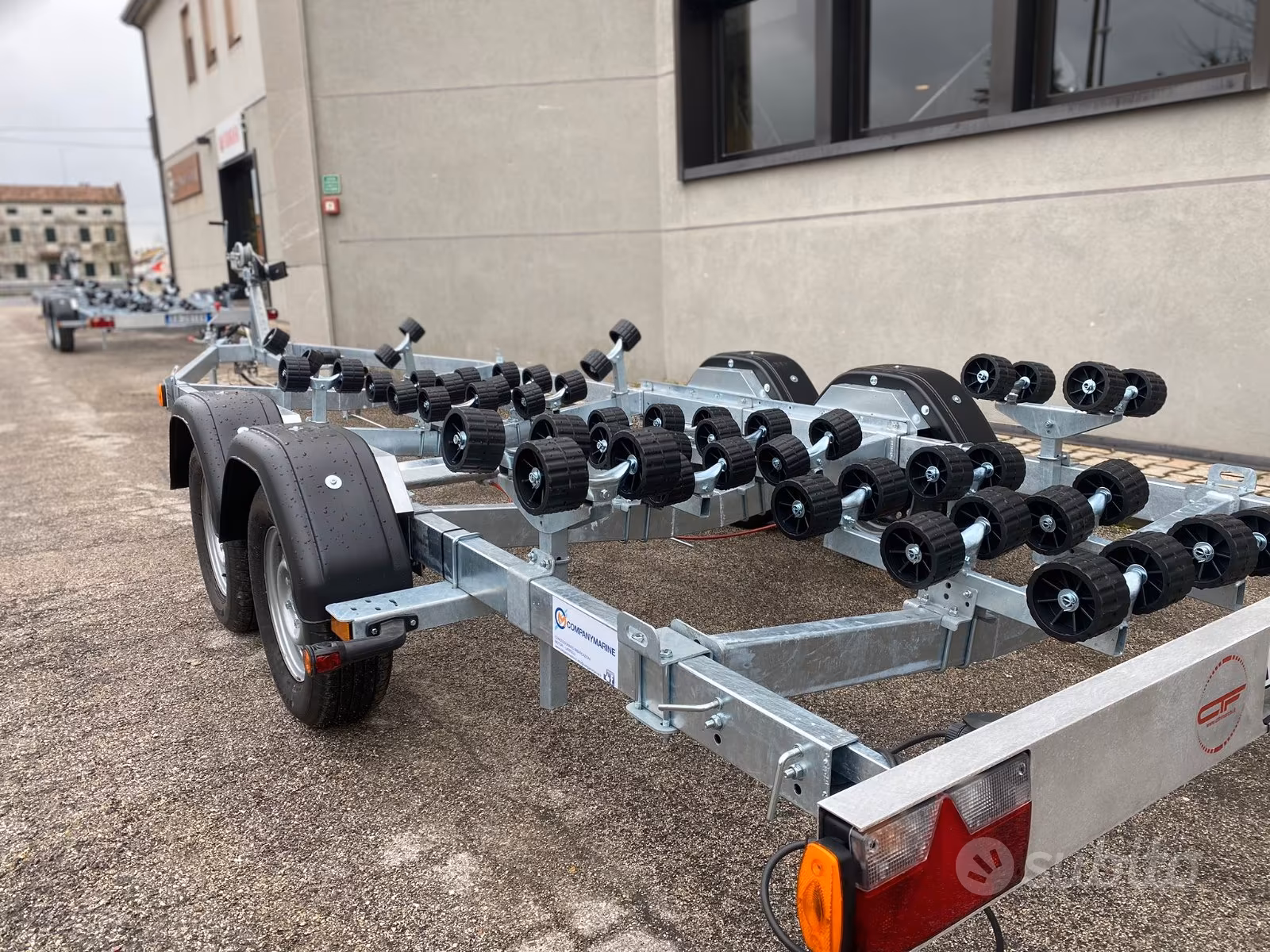 Carrello, Import Auf Lager in der EU — Foto 1