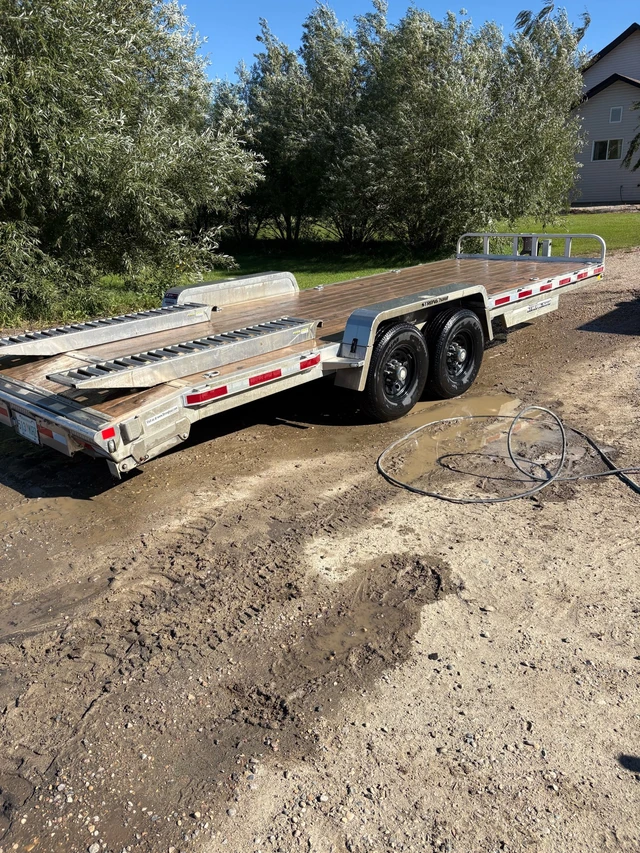 EQUIPMENT, Import Kanada — Foto 3 z 4