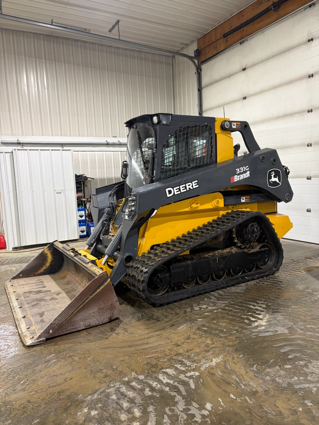 2021 John Deere 331G, 1 mth, Import Kanada — Foto 1
