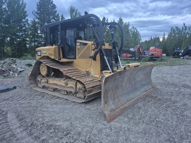 2017 Caterpillar D6T, 1 mth, Import Kanada — Foto 2 z 5
