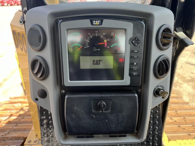 2015 Caterpillar D6T, 1 mth, Import Kanada — Foto 5 z 5
