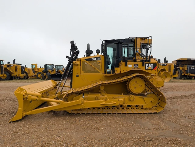 2018 Caterpillar D6T, 1 mth, Import Kanada — Foto 1