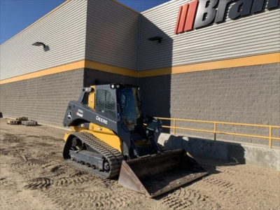 2021 John Deere 333G, 1 mth, Import Kanada — Foto 2 z 5