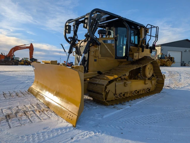 2018 Caterpillar D6T, 1 mth, Import Kanada — Foto 1