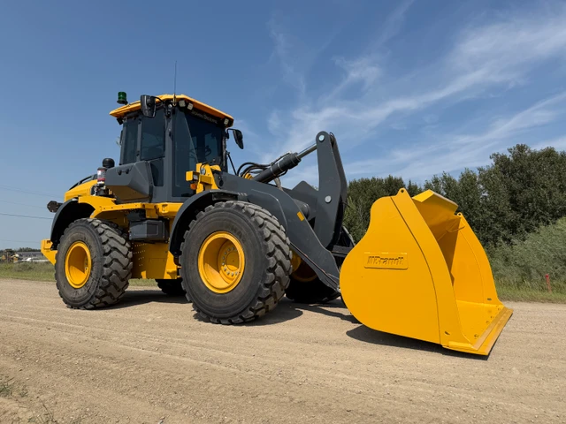 2024 John Deere 544P, Import Kanada — Foto 1