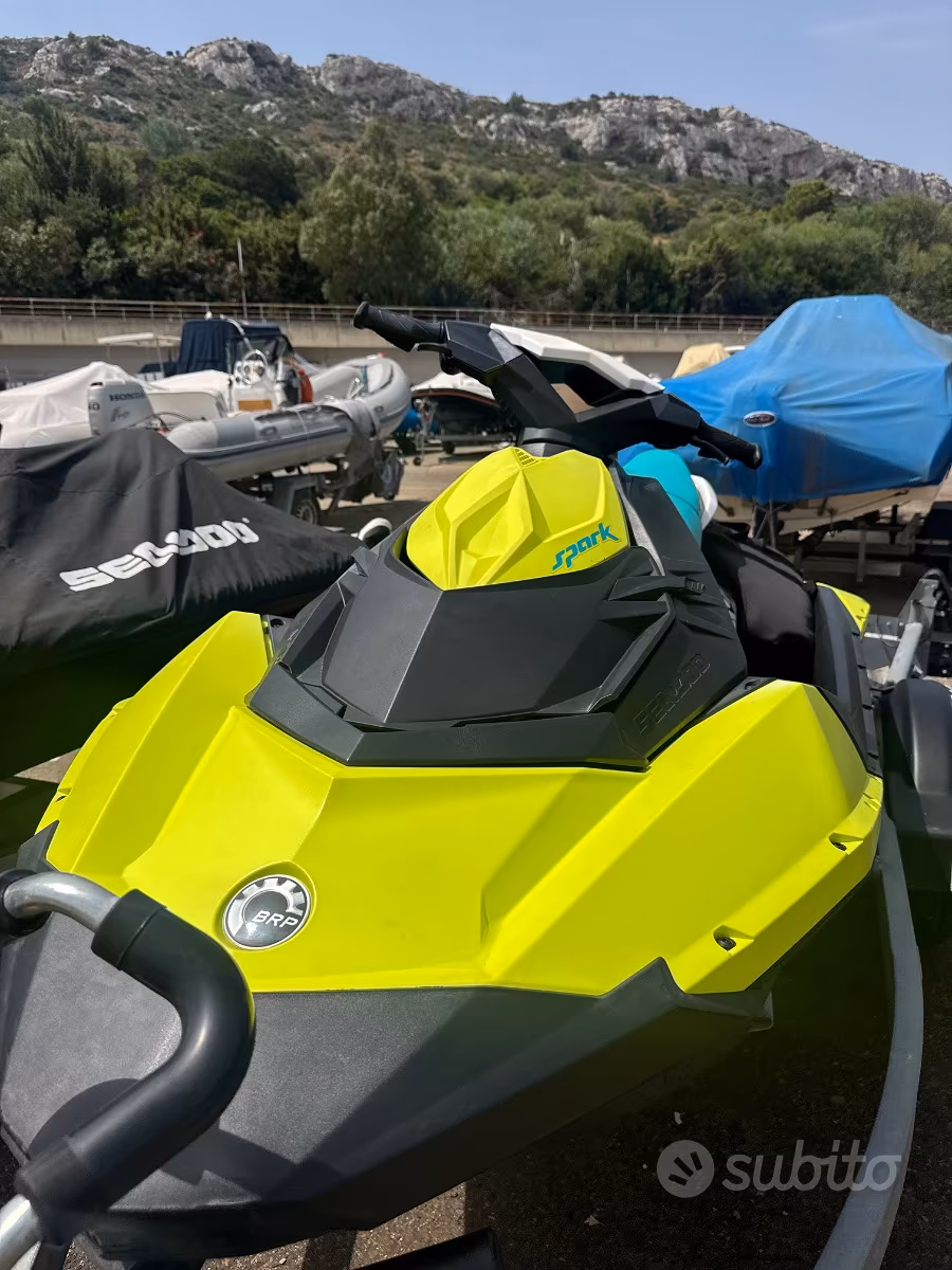 Moto, Import Auf Lager in der EU — Foto 1