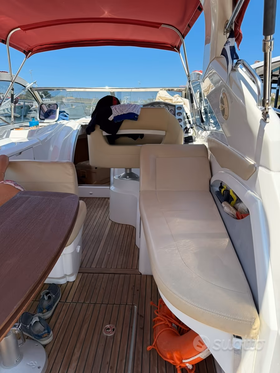 Nautica, Import Auf Lager in der EU — Foto 1