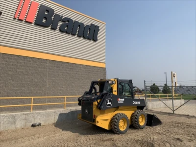 2023 John Deere 320G, 1 mth, Import Kanada — Foto 3 z 5
