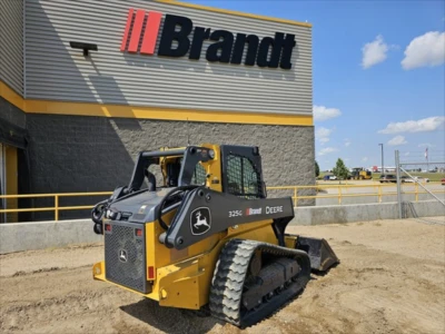 2023 John Deere 325G, 1 mth, Import Kanada — Foto 3 z 5