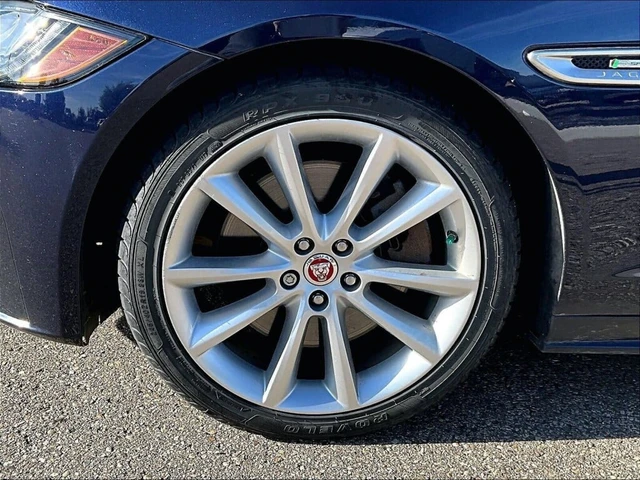 2017 Jaguar Xf, blau, 121.395 km, Import Kanada — Foto 9 z 20