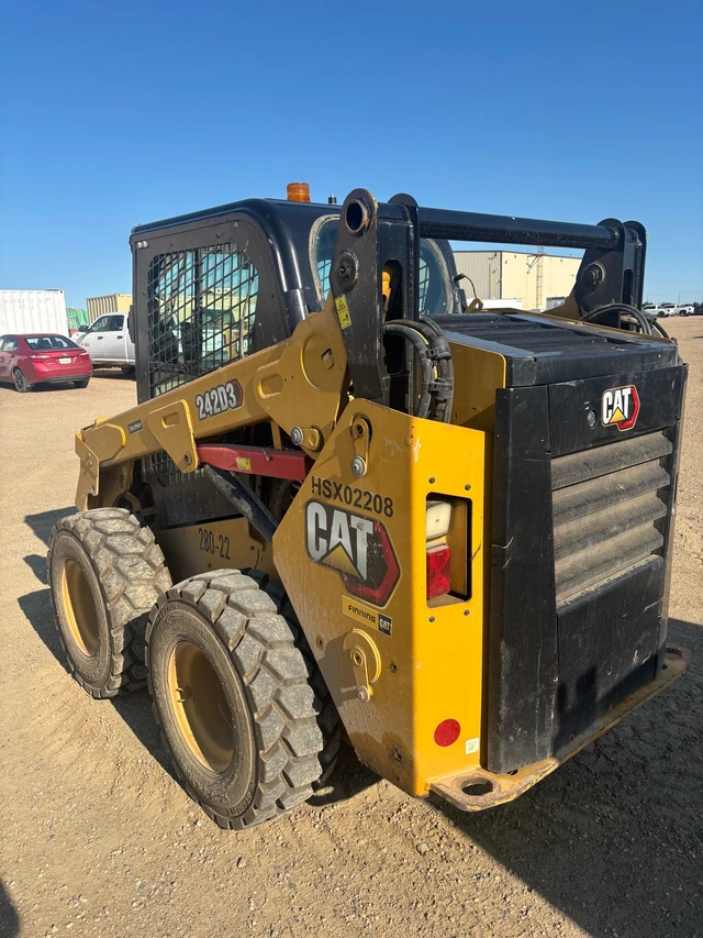 2022 Caterpillar 242D3, Import Kanada — Foto 2 z 5