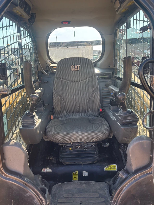 2022 Caterpillar 242D3, Import Kanada — Foto 5 z 5