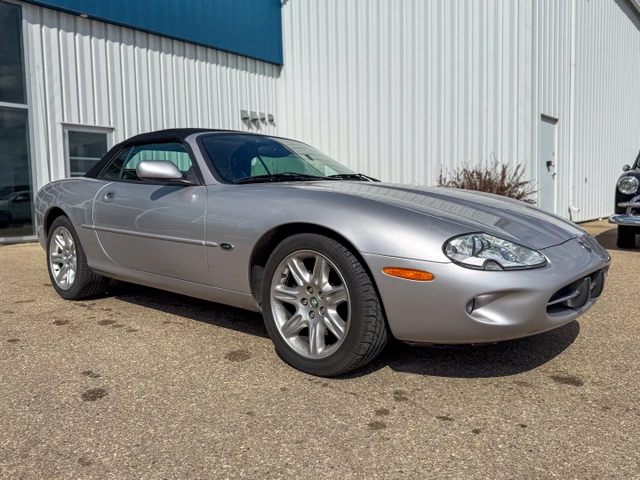2000 Jaguar Xk8 CONVERTIBLE, silber, 41.465 km, Import Kanada — Foto 3 z 19