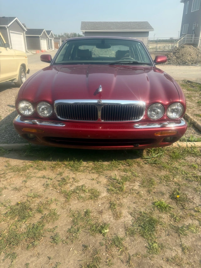 2000 Jaguar Xj8, 118.350 km, Import Kanada — Foto 1