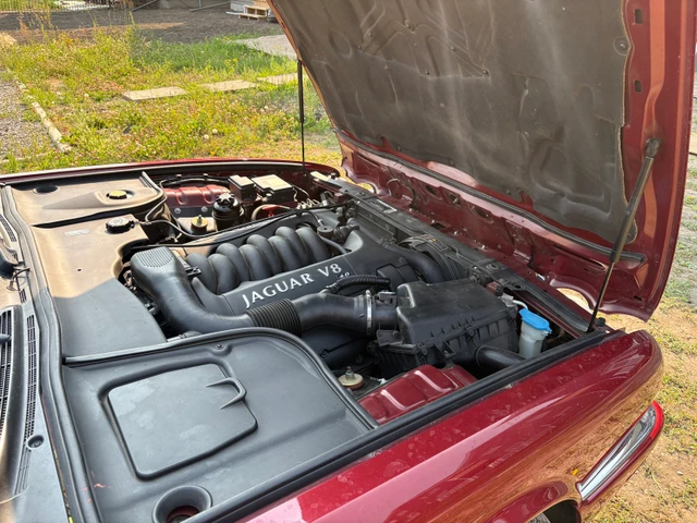 2000 Jaguar Xj8, 118.350 km, Import Kanada — Foto 2 z 5