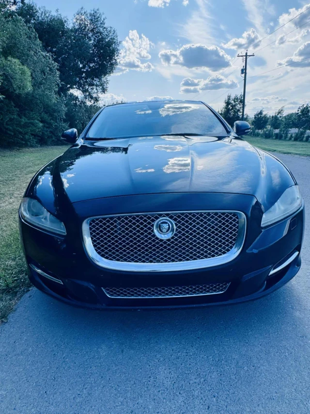 2011 Jaguar Xj, schwarz, 180.000 km, Import Kanada — Foto 1