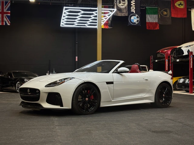 2017 Jaguar F Type SVR, weiß, 66.670 km, Import Kanada — Foto 1