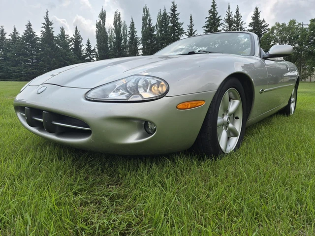 1999 Jaguar Xk8 Base 2dr Automatic, silber, 137.000 km, Import Kanada — Foto 1