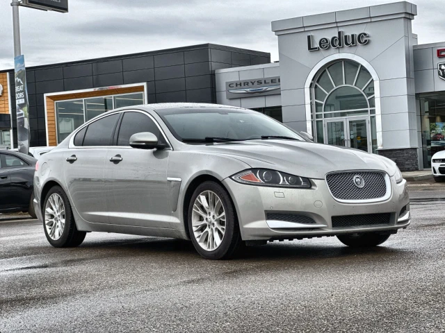 2013 Jaguar Xf V6 RWD 4dr Sdn V6 RWD, beige, 220.123 km, Import Kanada — Foto 1