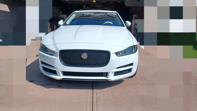 2017 Jaguar Xe, weiß, 101.537 km, Import Kanada — Foto 1