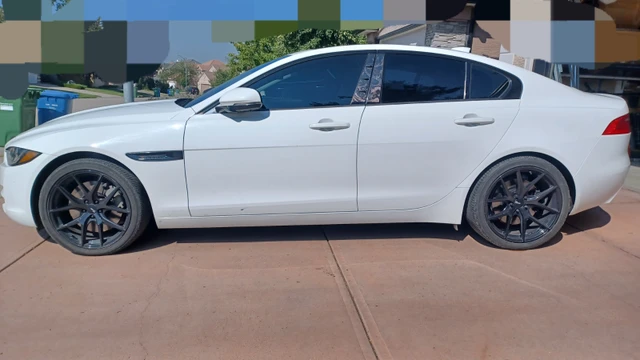 2017 Jaguar Xe, weiß, 101.537 km, Import Kanada — Foto 2 z 5