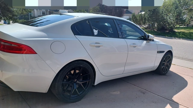 2017 Jaguar Xe, weiß, 101.537 km, Import Kanada — Foto 5 z 5