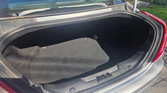 2014 Jaguar Xj, silber, 70.000 km, Import Kanada — Foto 2 z 5