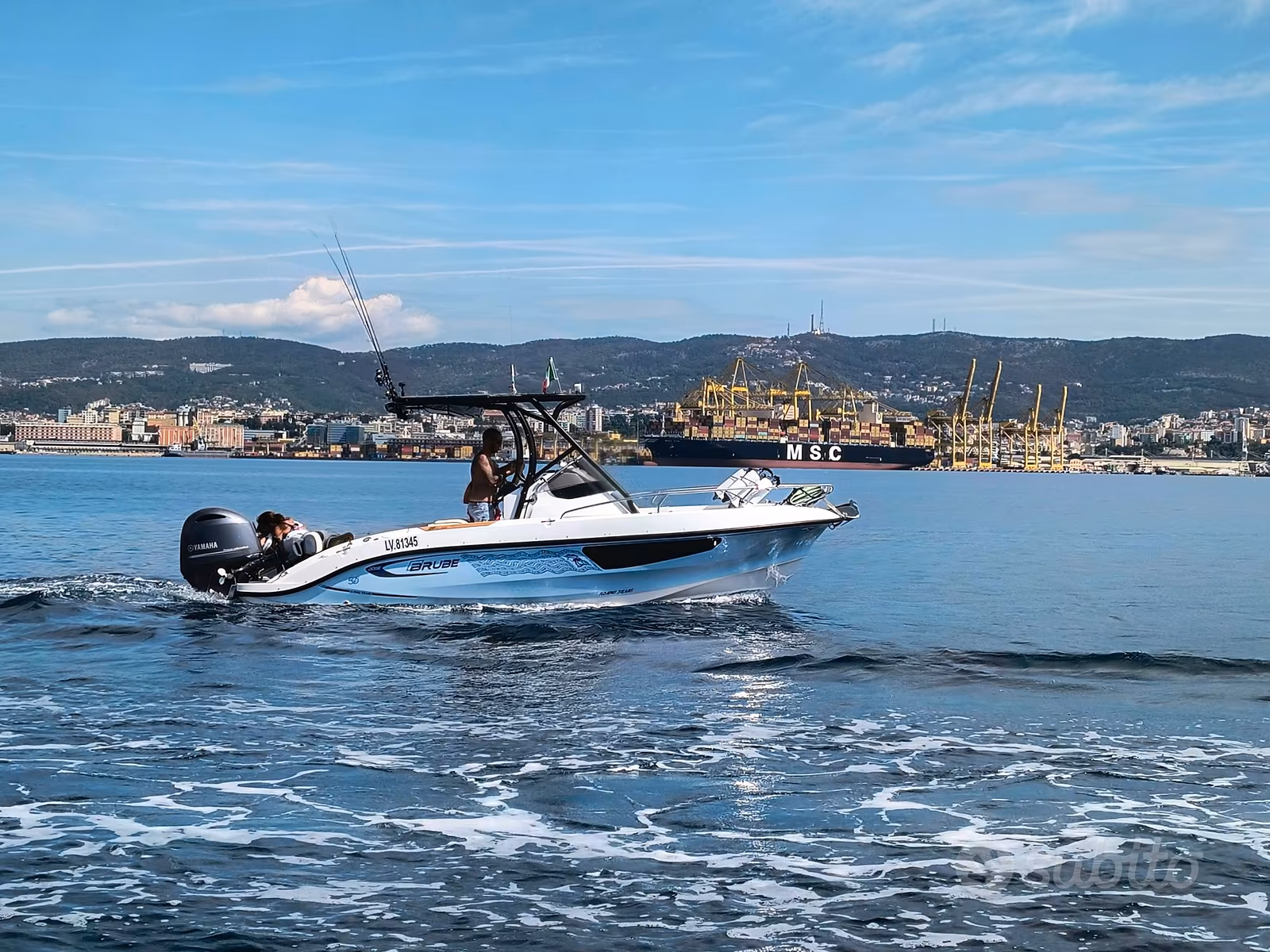 Nautica, Import Auf Lager in der EU — Foto 1