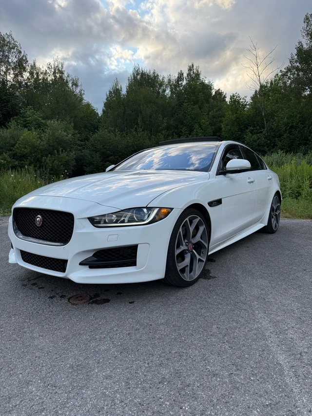 2017 Jaguar Xe, weiß, 145.000 km, Import Kanada — Foto 2 z 5